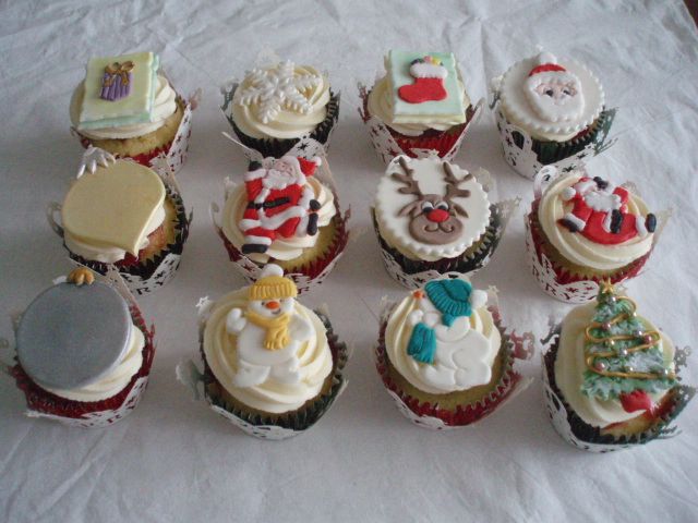 More Christmas Cupcakes