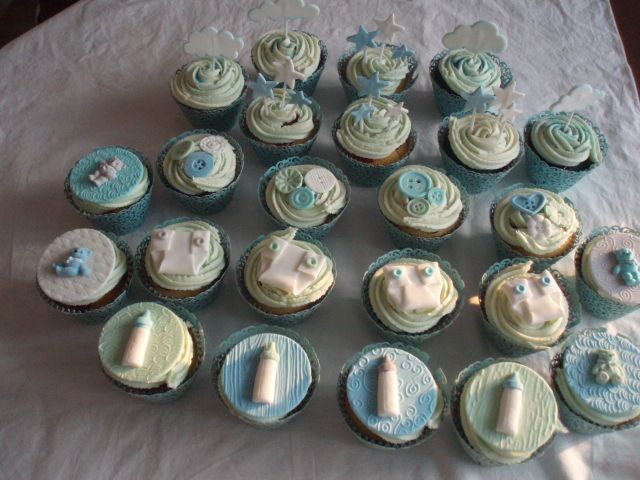 Baby shower cupcakes